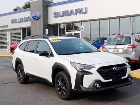 Used 2025 Subaru Outback Onyx Edition AWD/4WD image 1