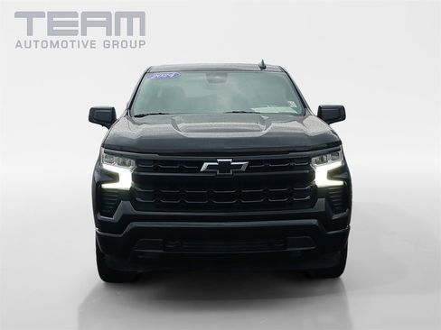 Used 2024 Chevrolet Silverado 1500 RST image 2