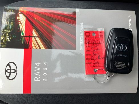 Used 2024 Toyota RAV4 XLE Premium image 38