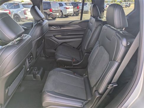 New 2025 Jeep Grand Cherokee L Altitude image 14