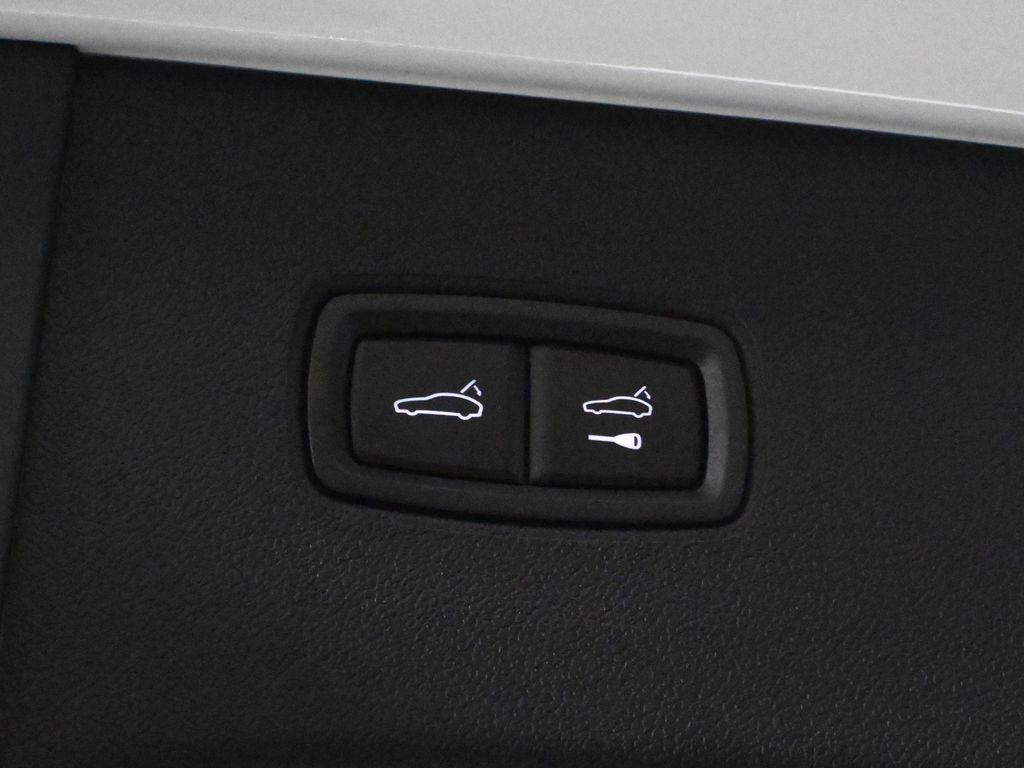 Used 2026 Porsche Cayenne AWD/4WD image 44