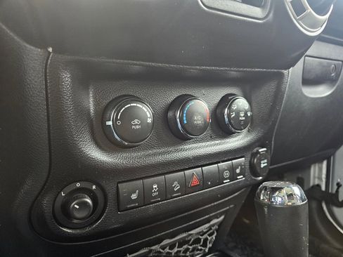 Used 2012 Jeep Wrangler Unlimited Sahara w/ Dual Top Group image 9