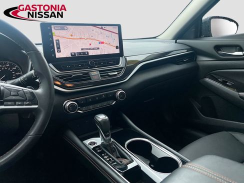 Used 2024 Nissan Altima 2.5 SR w/ SR Premium Package FWD image 32