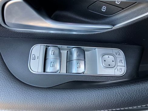 Used 2025 Mercedes-Benz GLE 350 4MATIC image 30