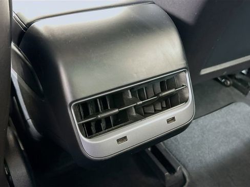 Used 2018 Tesla Model 3 Long Range image 24