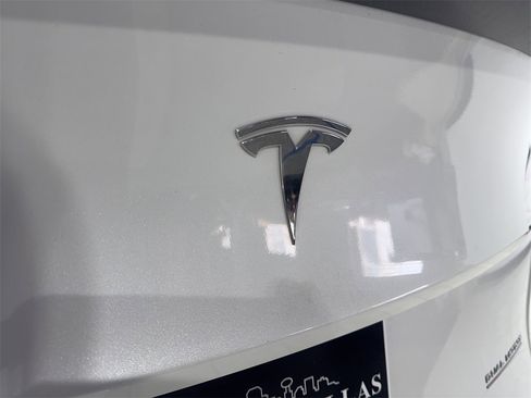 Used 2022 Tesla Model Y Performance image 21