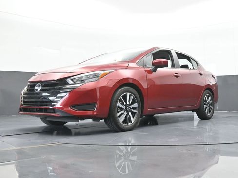 Used 2025 Nissan Versa SV image 50