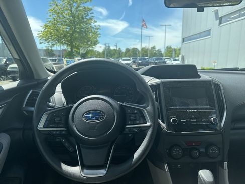 Used 2023 Subaru Forester AWD/4WD image 10