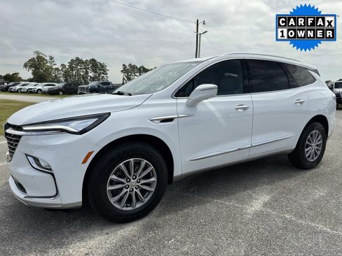 Used 2024 Buick Enclave Premium image 8