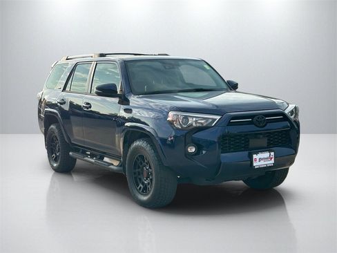 Used 2022 Toyota 4Runner SR5 Premium image 3
