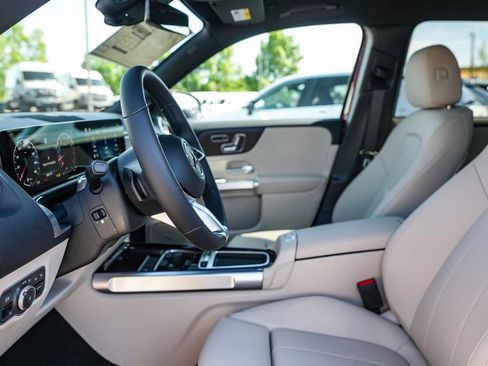 New 2026 Mercedes-Benz GLB 250 4MATIC image 21