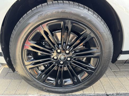 New 2026 Land Rover Range Rover Evoque Dynamic SE AWD/4WD image 9