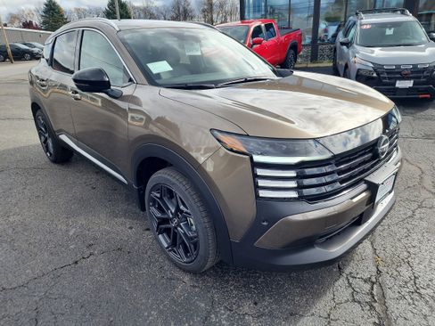 New 2026 Nissan Kicks SR w/ SR Premium Package image 2