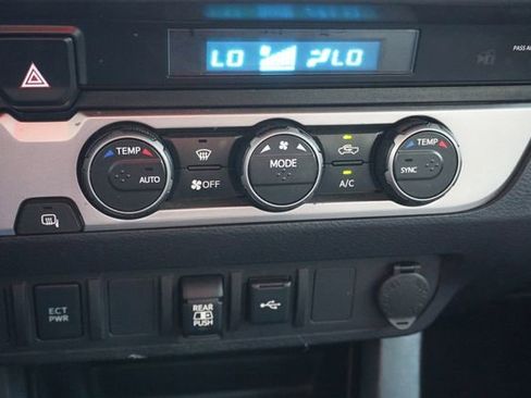 Used 2021 Toyota Tacoma SR5 RWD image 17