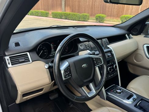 Used 2019 Land Rover Discovery Sport HSE image 23