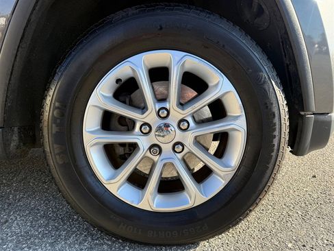 Used 2016 Jeep Grand Cherokee Laredo w/ Quick Order Package 23E image 30