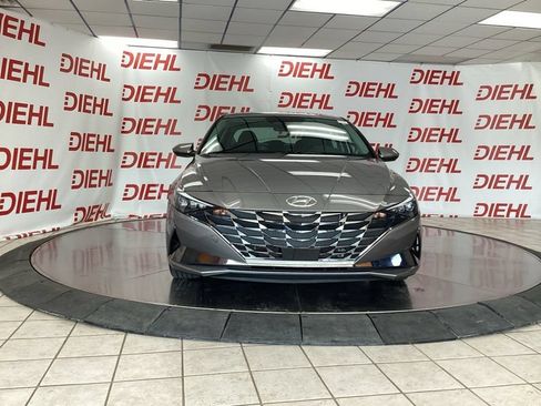 Used 2023 Hyundai Elantra Limited w/ Cargo Package FWD image 2