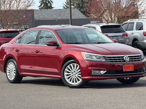 Used 2017 Volkswagen Passat 1.8T SE w/ SE Lighting Package FWD image 2