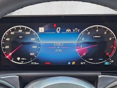 Used 2025 Mercedes-Benz GLB 250 4MATIC image 11
