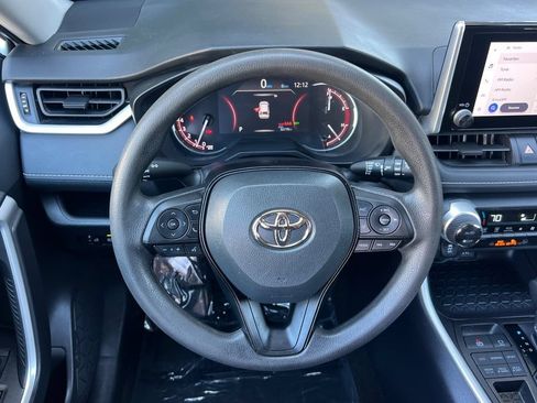 Used 2025 Toyota RAV4 XLE AWD/4WD image 13