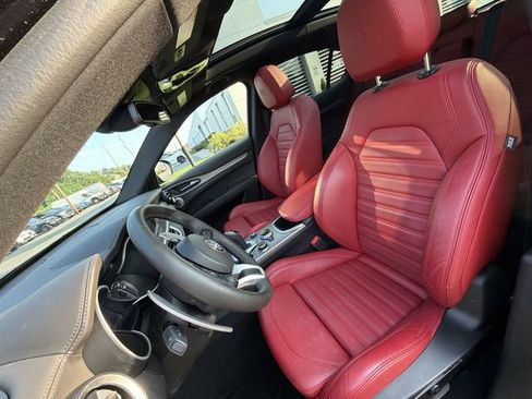 Used 2023 Alfa Romeo Stelvio Veloce AWD/4WD image 15