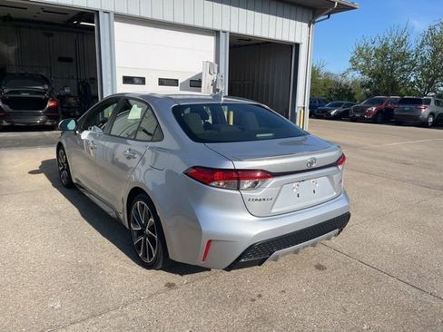 Used 2022 Toyota Corolla SE w/ SE Premium Package FWD image 7
