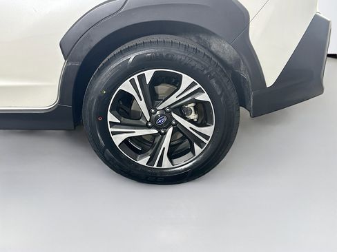 Used 2024 Subaru Crosstrek 2.0i Premium image 11