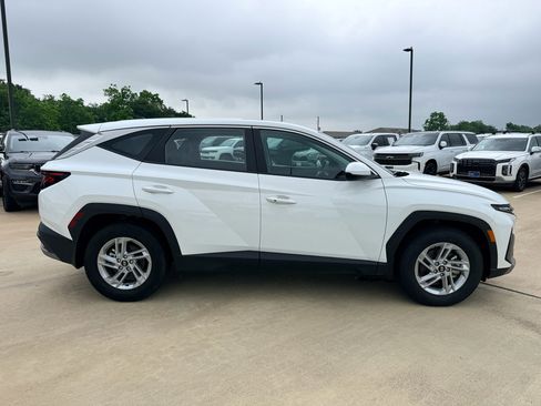 Used 2025 Hyundai Tucson SE FWD image 4