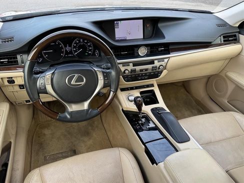 Used 2013 Lexus ES 350 w/ Luxury Pkg image 11