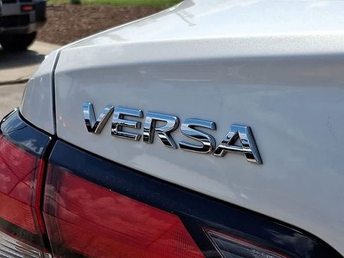 Used 2020 Nissan Versa SV FWD image 29