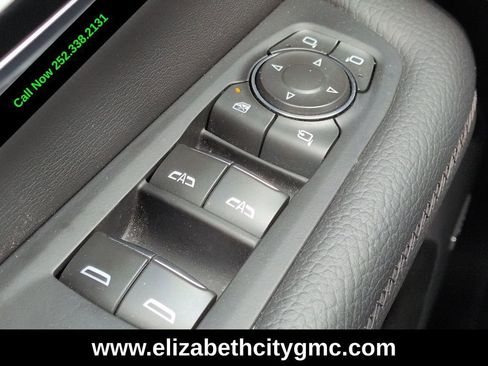 Used 2025 GMC Yukon XL Denali AWD/4WD image 24