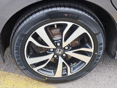 Used 2018 Honda Odyssey Elite image 31