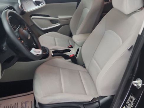 Used 2022 Kia Soul LX FWD image 15