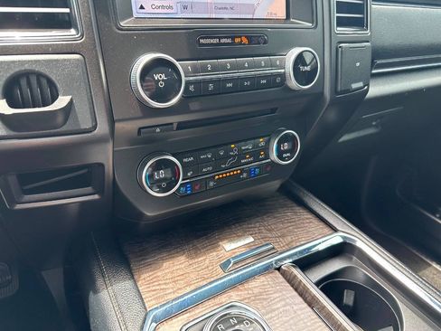 Used 2018 Ford Expedition Limited AWD/4WD image 21