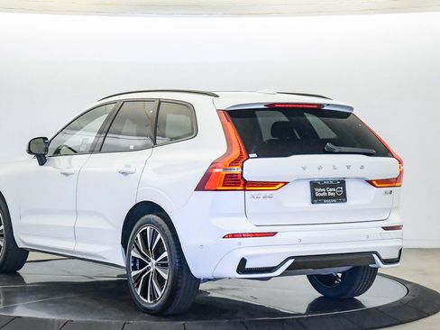 Certified 2025 Volvo XC60 B5 Plus AWD/4WD image 2