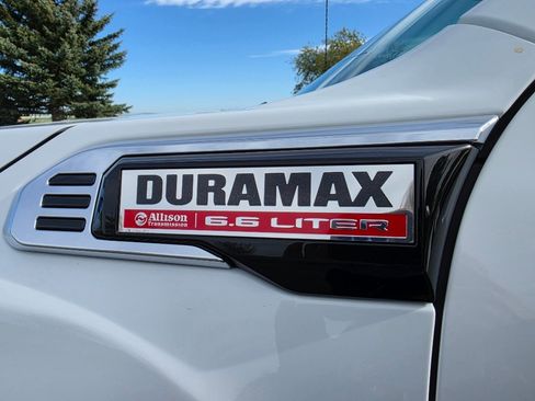 Used 2024 GMC Sierra 3500 Denali w/ Technology Package AWD/4WD image 4