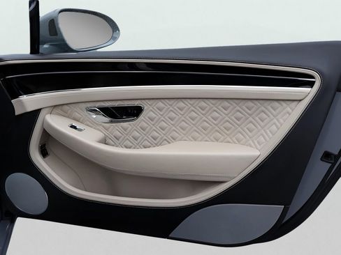 Used 2022 Bentley Continental GT image 16