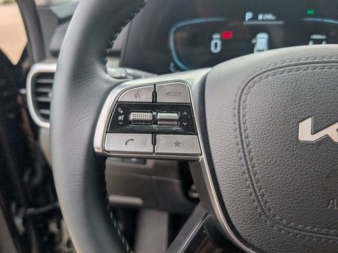 Used 2025 Kia Telluride EX w/ EX Captain's Chair Package FWD image 12