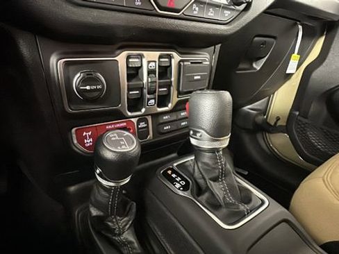 New 2026 Jeep Gladiator Sport AWD/4WD image 28