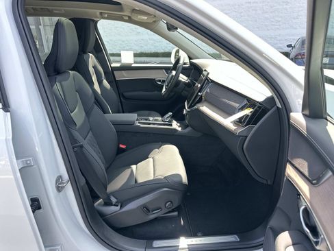 New 2026 Volvo XC90 B5 Plus image 21