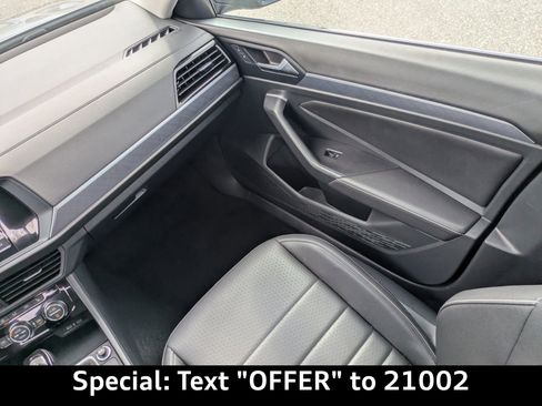 Used 2024 Volkswagen Jetta SE image 16