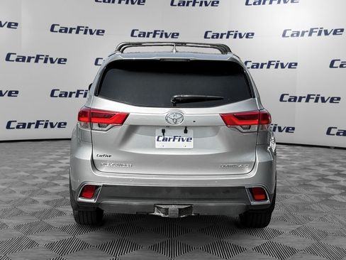 Used 2018 Toyota Highlander Limited Platinum AWD/4WD image 4
