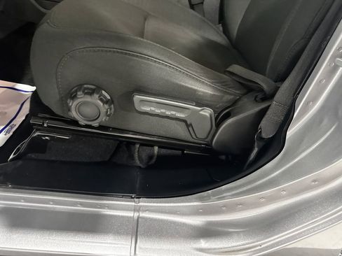 Used 2019 Jeep Wrangler Unlimited Sport S image 17