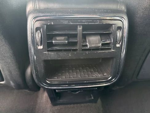 Used 2018 Lincoln Continental Premiere image 22