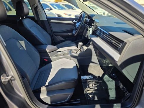 Used 2025 Volkswagen Jetta SE image 10