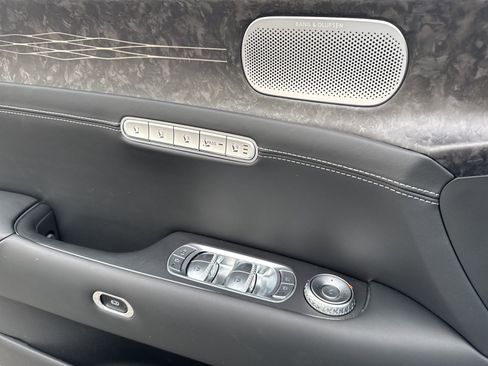 Used 2025 Genesis G90 3.5T image 31