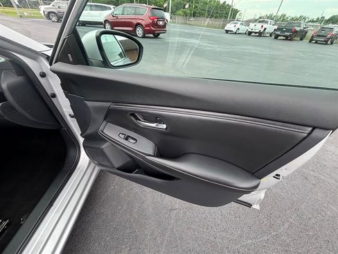 Used 2021 Nissan Sentra SV image 51