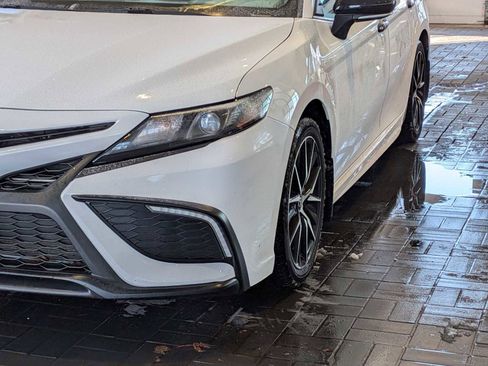 Used 2022 Toyota Camry SE w/ Cold Weather Package image 10