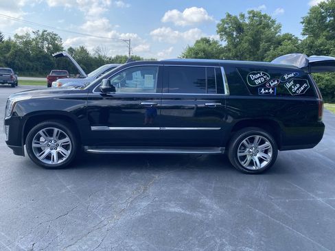 Used 2015 Cadillac Escalade ESV Premium AWD/4WD image 2