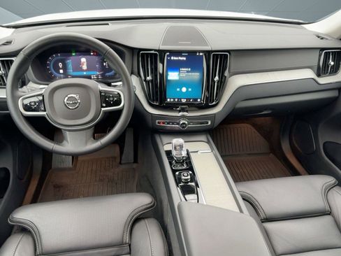 Certified 2025 Volvo XC60 T8 Ultra w/ Climate Package image 17
